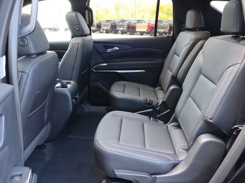 Used 2026 Chevrolet Traverse LT w/ Sun and Wheel Package AWD/4WD image 25