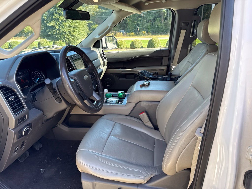 Used 2019 Ford Expedition XLT w/ Equipment Group 202A RWD image 10