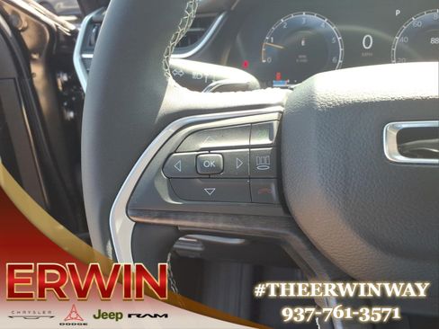 Certified 2024 Jeep Grand Cherokee Limited AWD/4WD image 18
