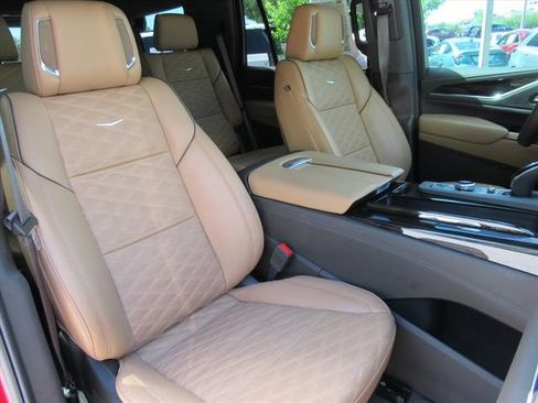 Certified 2024 Cadillac Escalade Sport w/ LPO, ONYX Package AWD/4WD image 10