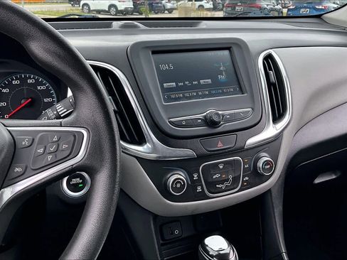 Used 2018 Chevrolet Equinox LS FWD image 7