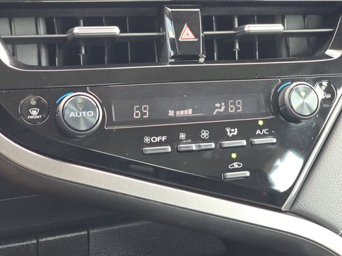 Used 2023 Toyota Camry SE image 20