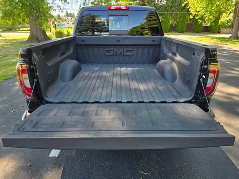 Used 2018 GMC Sierra 1500 SLT AWD/4WD image 17