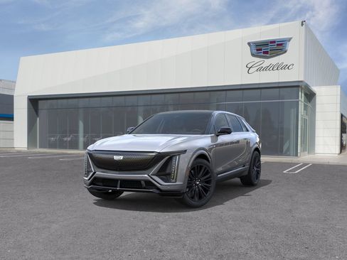 New 2026 Cadillac Lyriq V w/ LPO, Floor Liner Package AWD/4WD image 33