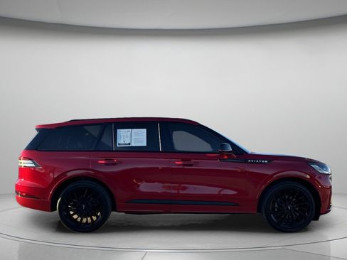 Used 2025 Lincoln Aviator Reserve w/ Jet Appearance Package image 2