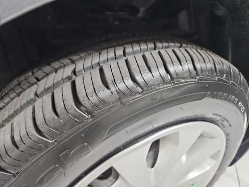 Used 2019 Nissan Versa S image 27