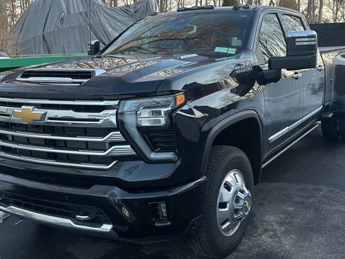 Used 2024 Chevrolet Silverado 3500 High Country w/ High Country Premium Package image 1