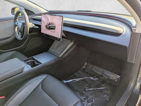 Used 2025 Tesla Model 3 Long Range image 17