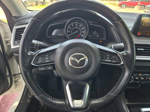 Used 2017 MAZDA MAZDA3 Touring FWD image 10