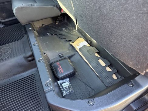 Used 2024 Toyota Tundra Limited image 9