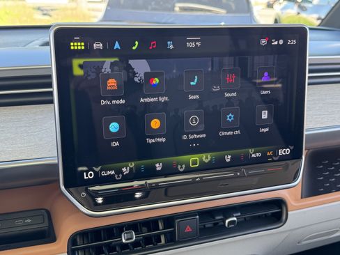 Used 2025 Volkswagen ID. Buzz 1st Edition image 24