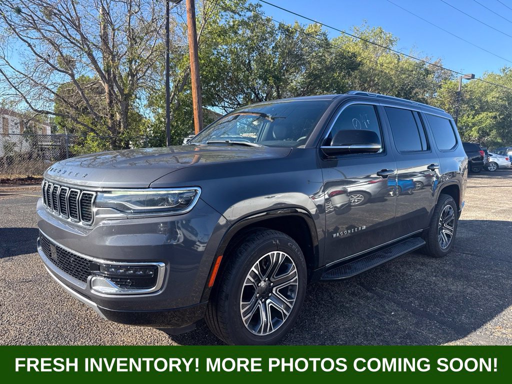 Used 2024 Jeep Wagoneer Series II w/ Flexible Seating Group RWD image 5