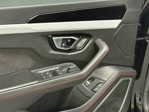 Used 2021 Lamborghini Urus image 39