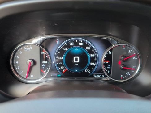 Used 2018 GMC Acadia Denali w/ Technology Package FWD image 23