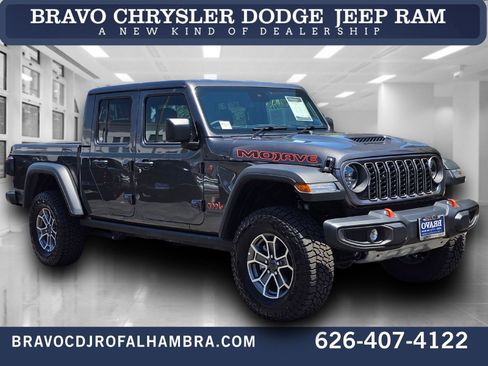 Used 2025 Jeep Gladiator Mojave AWD/4WD image 1