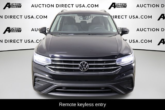 Used 2023 Volkswagen Tiguan S FWD image 2