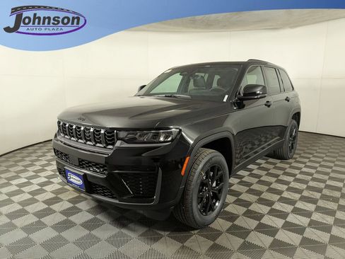 New 2026 Jeep Grand Cherokee Altitude AWD/4WD image 1