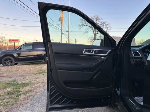 Used 2015 Ford Explorer Sport image 15