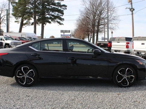 Used 2023 Nissan Altima 2.5 SR image 8