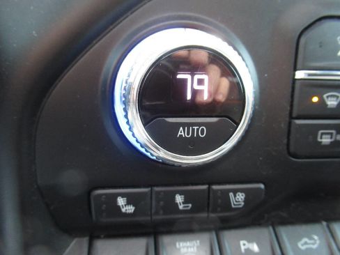 Used 2022 GMC Sierra 3500 AT4 w/ AT4 Preferred Package image 39
