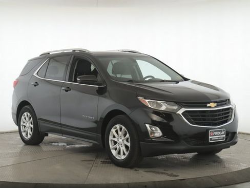 Used 2018 Chevrolet Equinox LT w/ Sun & Infotainment Package image 2
