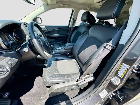 Used 2015 Dodge Journey Crossroad w/ Flexible Seating Group FWD image 24