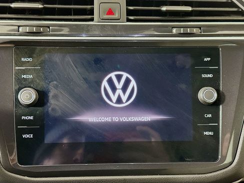 Used 2022 Volkswagen Tiguan SE R-Line image 14