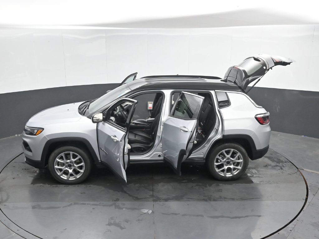 Used 2025 Jeep Compass Limited AWD/4WD image 51