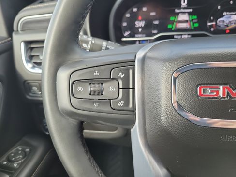 Used 2023 GMC Yukon SLT w/ SLT Luxury Package RWD image 21
