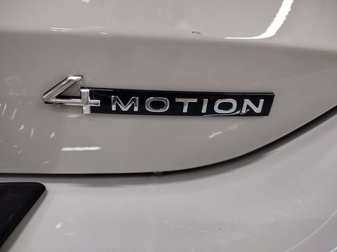 New 2026 Volkswagen Tiguan SE R-Line AWD/4WD image 13