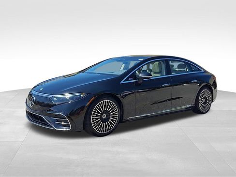 Used 2023 Mercedes-Benz EQS 580 4MATIC Sedan image 3