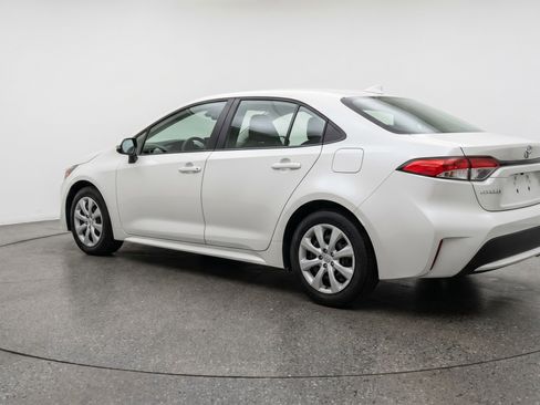 Used 2025 Toyota Corolla LE FWD image 6