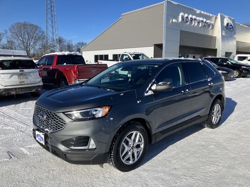 Used 2024 Ford Edge SEL w/ Convenience Package image 2