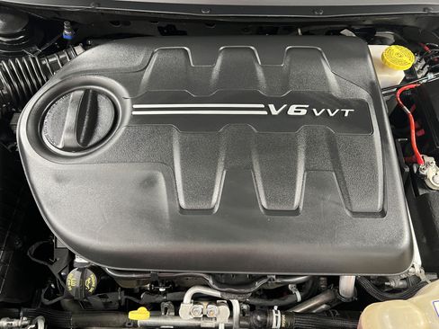 Used 2020 Jeep Cherokee Latitude AWD/4WD image 43