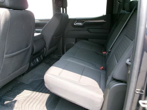 Used 2024 Chevrolet Silverado 1500 LT AWD/4WD image 9