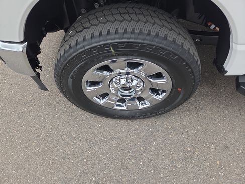 New 2026 Ford F250 Lariat w/ Chrome Package image 9