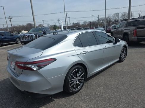 Certified 2021 Toyota Camry XLE w/ Navigation Package image 5