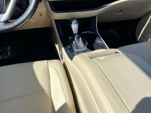 Used 2015 Toyota Highlander XLE image 23