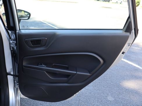 Used 2017 Ford Fiesta SE FWD image 25