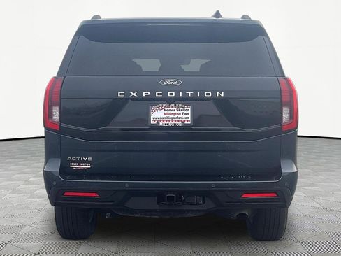Used 2025 Ford Expedition Active image 4