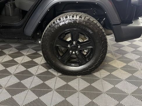 Used 2023 Jeep Wrangler Unlimited Sport AWD/4WD image 12