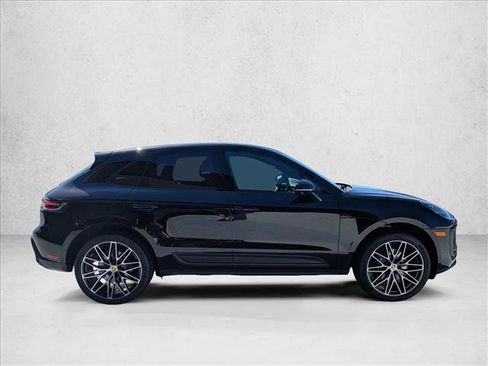 New 2026 Porsche Macan image 8