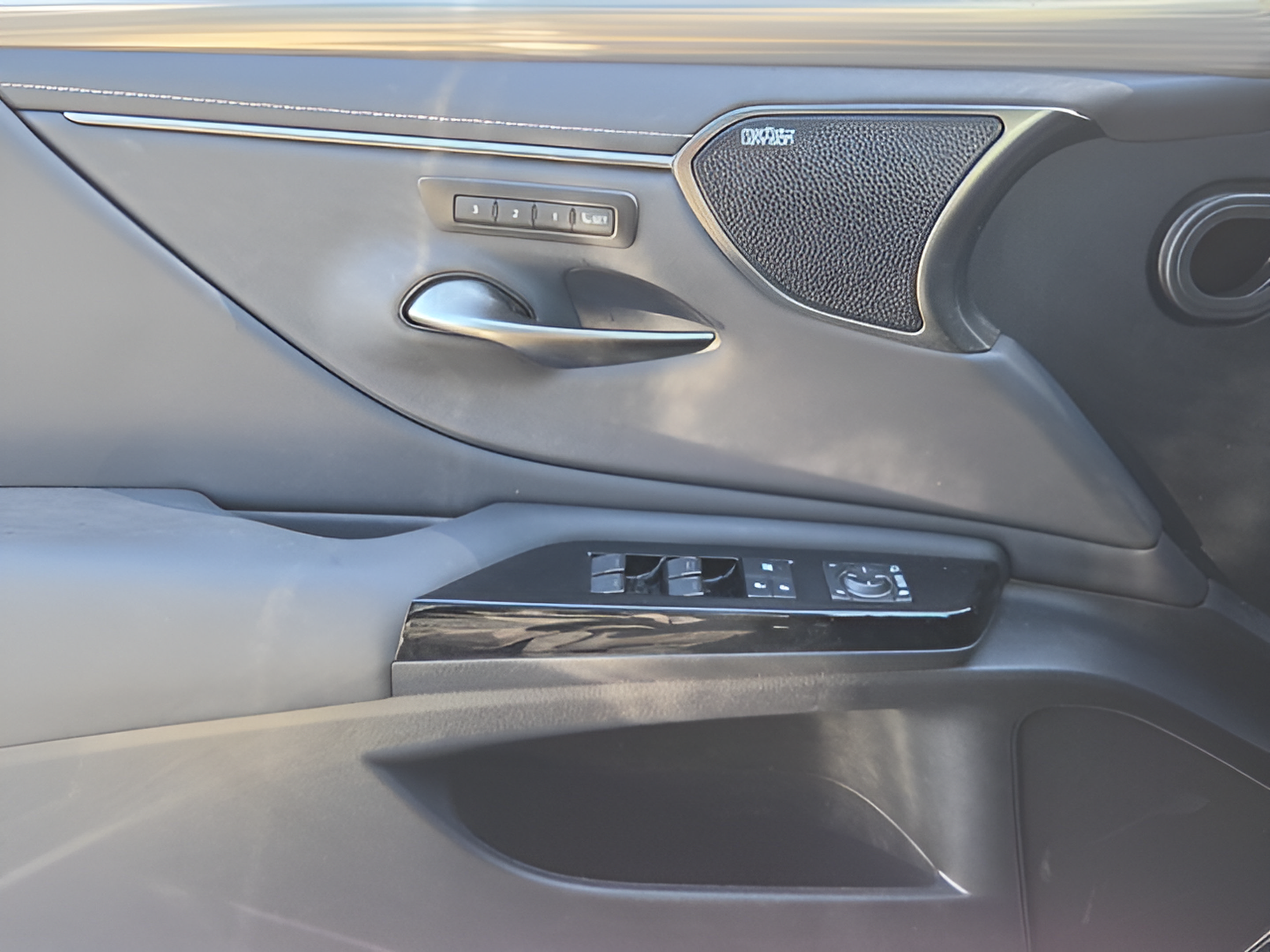 Certified 2024 Lexus ES 300h F Sport w/ Accessory Package (Z2) FWD image 29