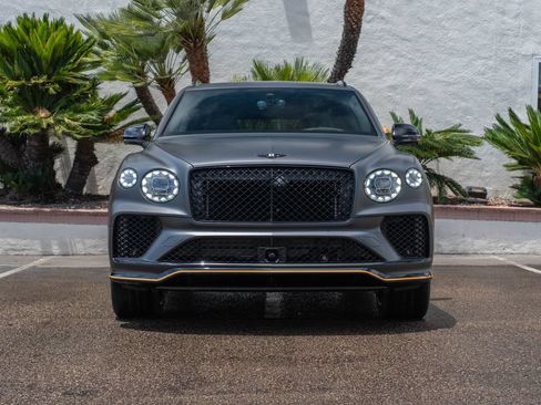 Used 2025 Bentley Bentayga AWD/4WD image 32