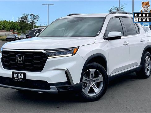 Used 2025 Honda Pilot EX-L image 2