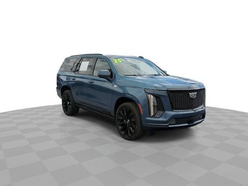 Used 2025 Cadillac Escalade Sport Platinum AWD/4WD image 3