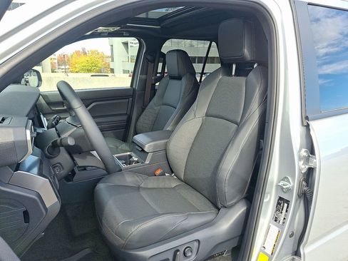 Used 2025 Toyota 4Runner TRD Off-Road Premium image 5