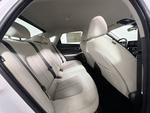 Used 2025 Hyundai Sonata SEL FWD image 33