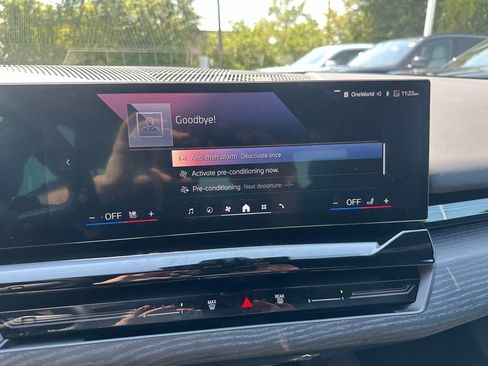 Certified 2025 BMW 530i w/ Premium Package image 26