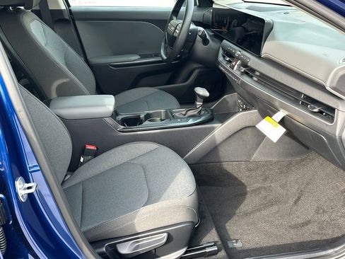 New 2025 Kia K4 LXS image 9